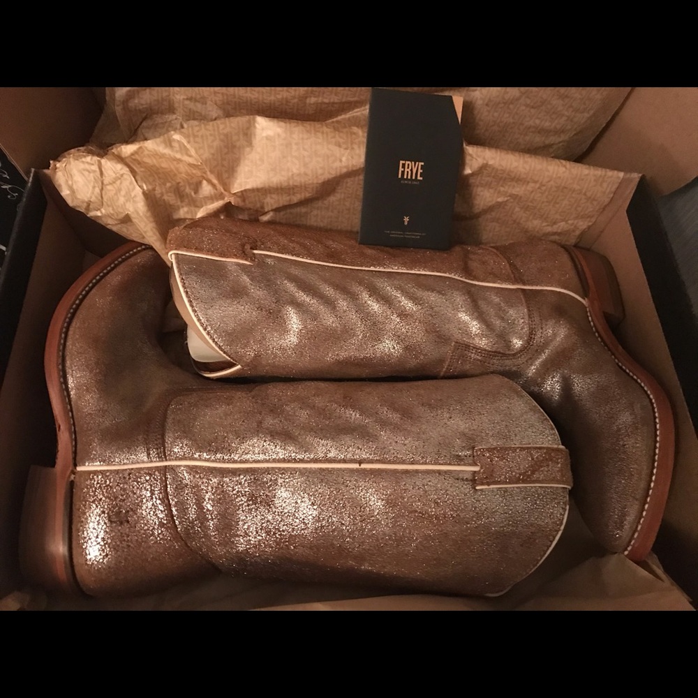 FRYE Silver Billy Pull On Boot